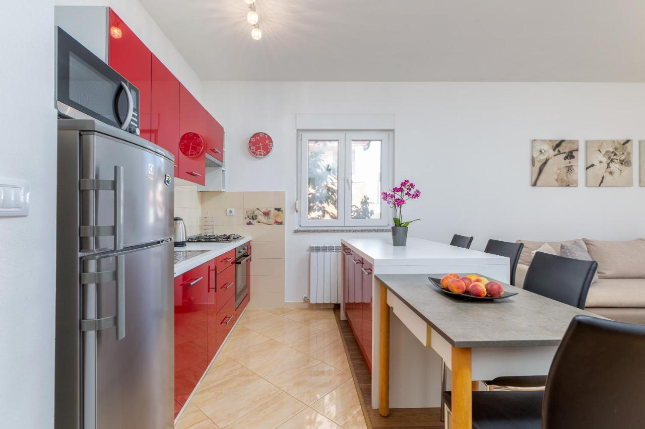 Apartman Vera Pula Exterior foto